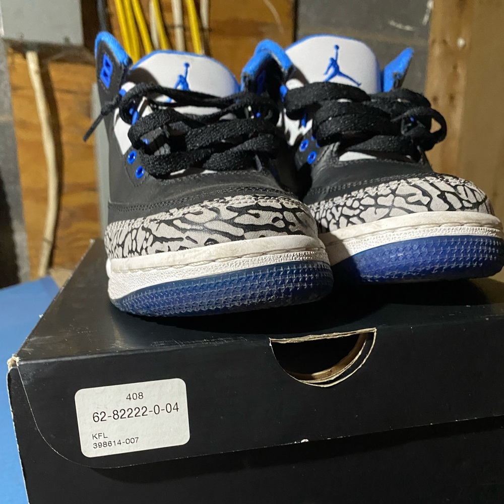 Jordan 3s - Picture 2 of 3